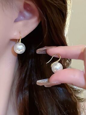 Classic Fresh Water White Pearl Drop Earrings with Gold Hooks